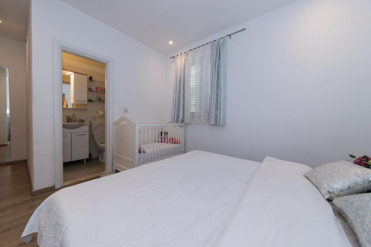 Apartman Luka Vila Vesa Promajna With Jacuzzi & Garden Lejlighed Eksteriør billede