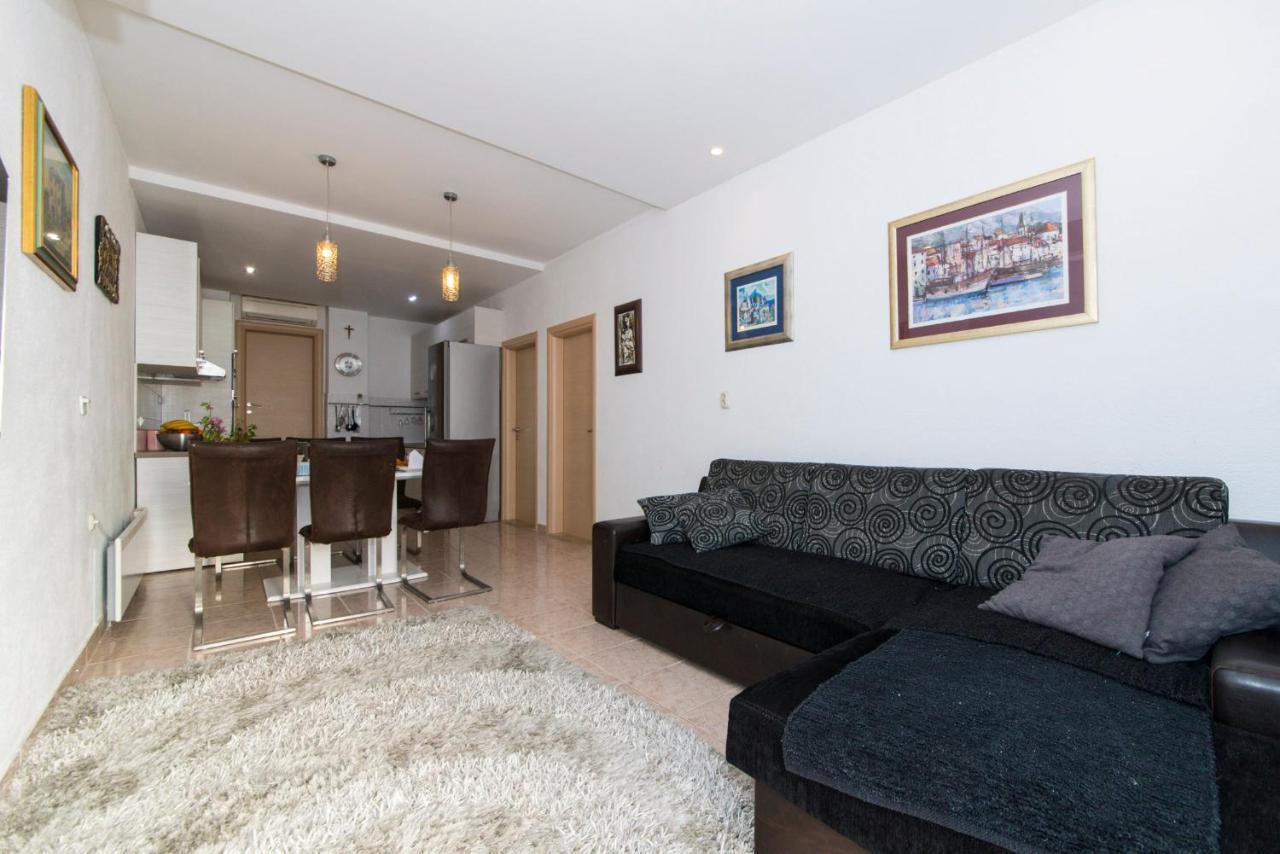 Apartman Luka Vila Vesa Promajna With Jacuzzi & Garden Lejlighed Eksteriør billede