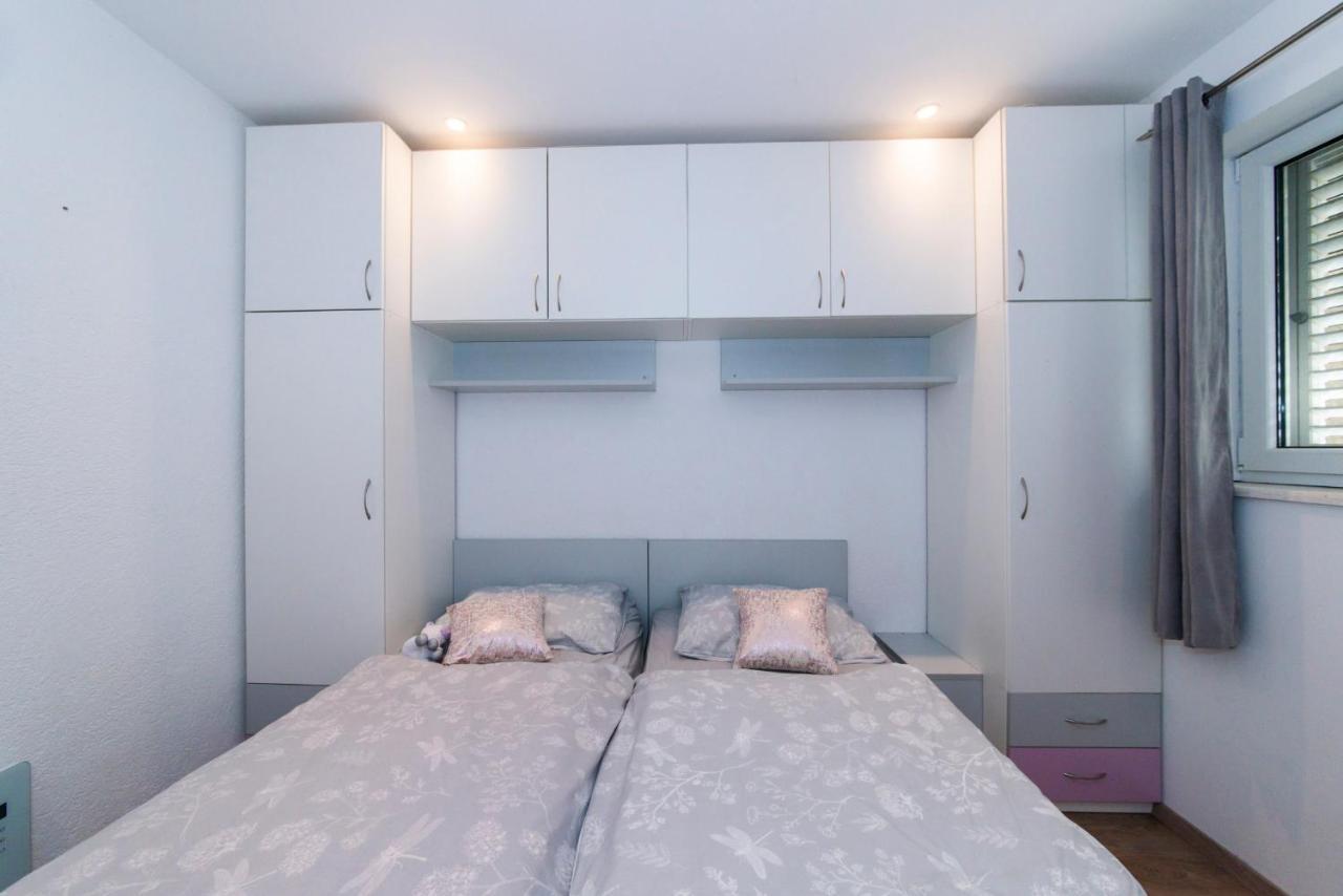 Apartman Luka Vila Vesa Promajna With Jacuzzi & Garden Lejlighed Eksteriør billede