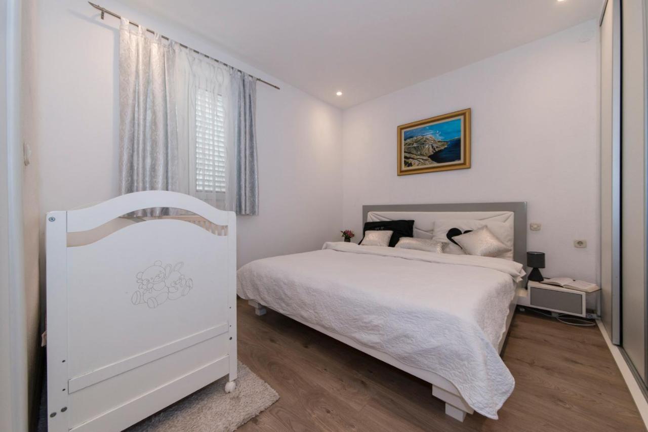 Apartman Luka Vila Vesa Promajna With Jacuzzi & Garden Lejlighed Eksteriør billede